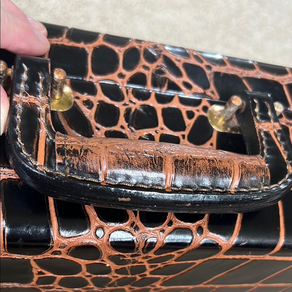 Elegant Black and Brown Crocodile Pattern Briefcase - Picture 7 of 16
